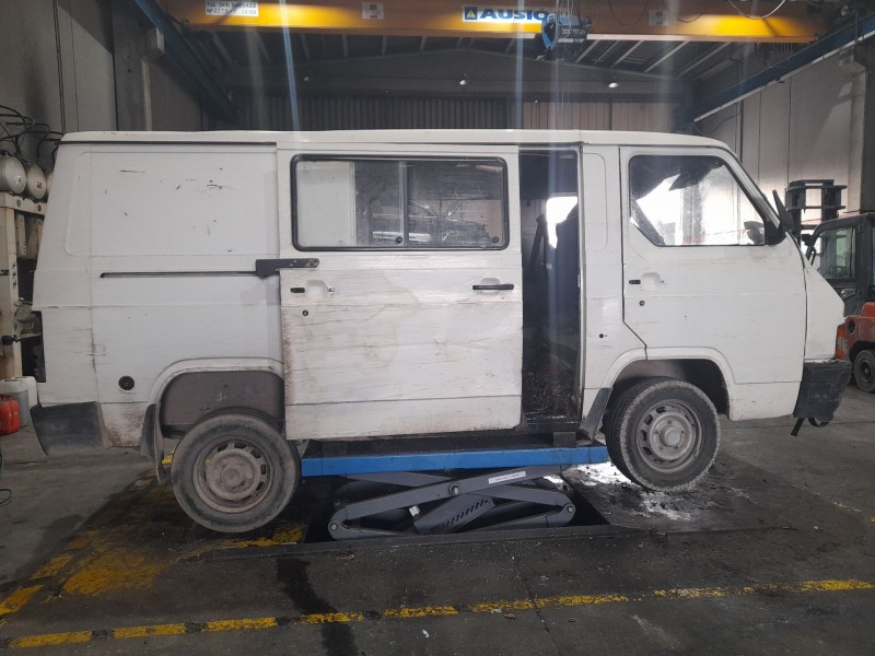 nissan trade caja/chasis del año 1999
