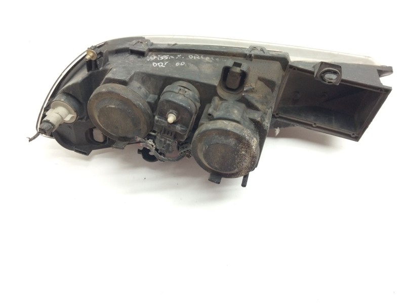 Recambio de faro derecho para nissan primera berlina (p11) 2.0 turbodiesel cat referencia OEM IAM 89006453  