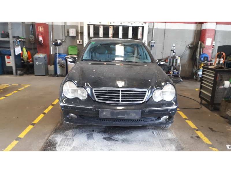 mercedes-benz clase c (w203) berlina del año 2002