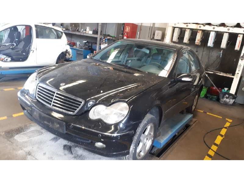 mercedes-benz clase c (w203) berlina del año 2002