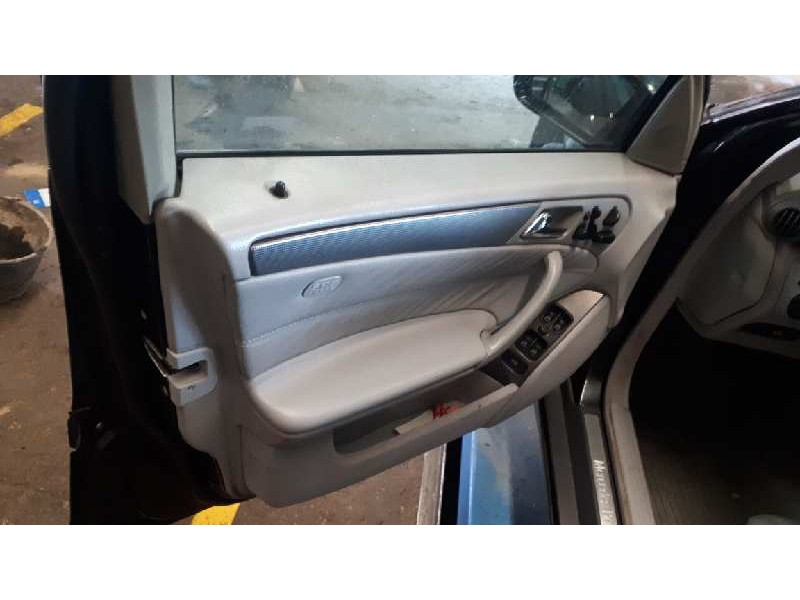 mercedes-benz clase c (w203) berlina del año 2002