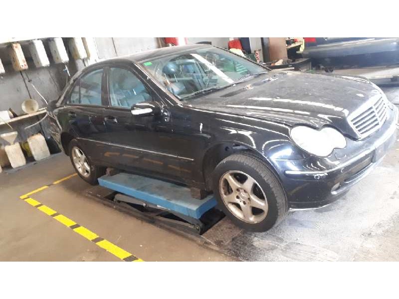mercedes-benz clase c (w203) berlina del año 2002