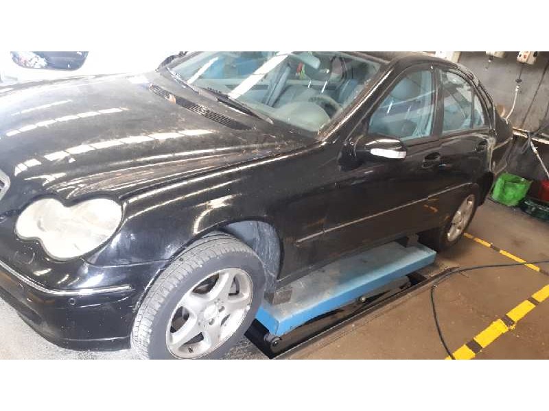 mercedes-benz clase c (w203) berlina del año 2002