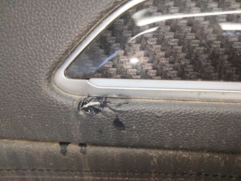 Recambio de guarnecido puerta delantera izquierda para renault arkana e-tech 1.6 hybrid referencia OEM IAM   