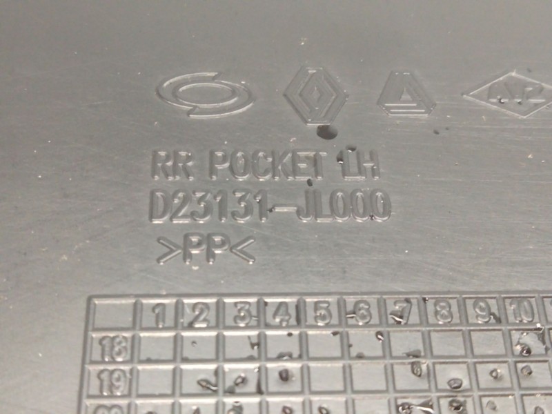 Recambio de guarnecido puerta trasera izquierda para renault arkana e-tech 1.6 hybrid referencia OEM IAM D23131JL000  