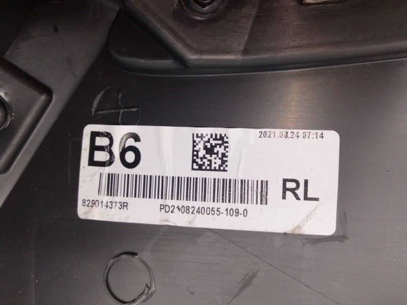 Recambio de guarnecido puerta trasera izquierda para renault arkana e-tech 1.6 hybrid referencia OEM IAM D23131JL000  