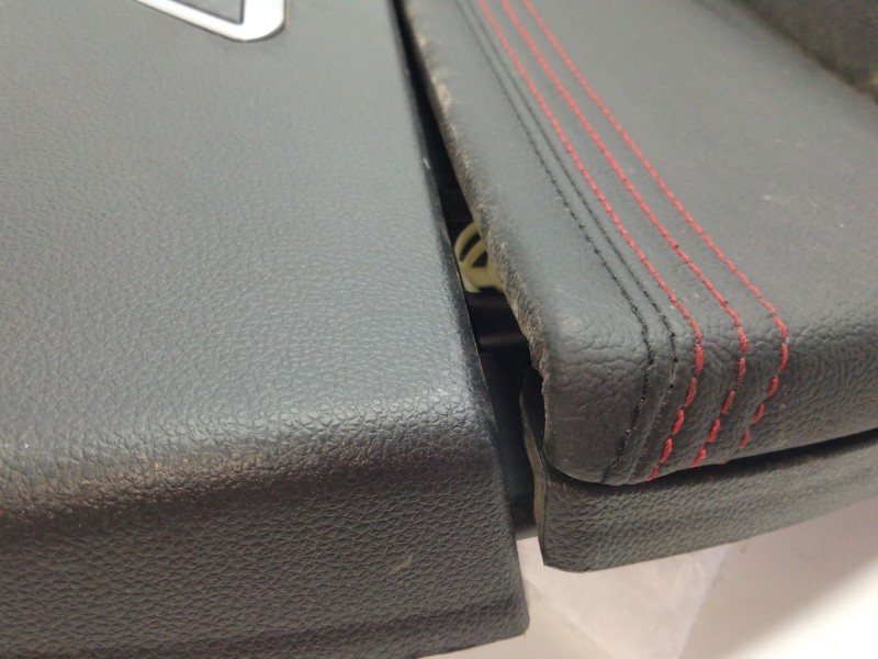 Recambio de guarnecido puerta trasera izquierda para renault arkana e-tech 1.6 hybrid referencia OEM IAM D23131JL000  