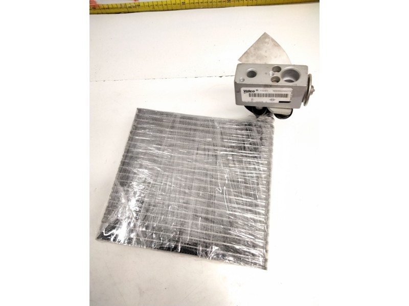 Recambio de radiador calefaccion / aire acondicionado para nissan micra (k12e) 1.2 cat referencia OEM IAM N668633A075 N668633A07