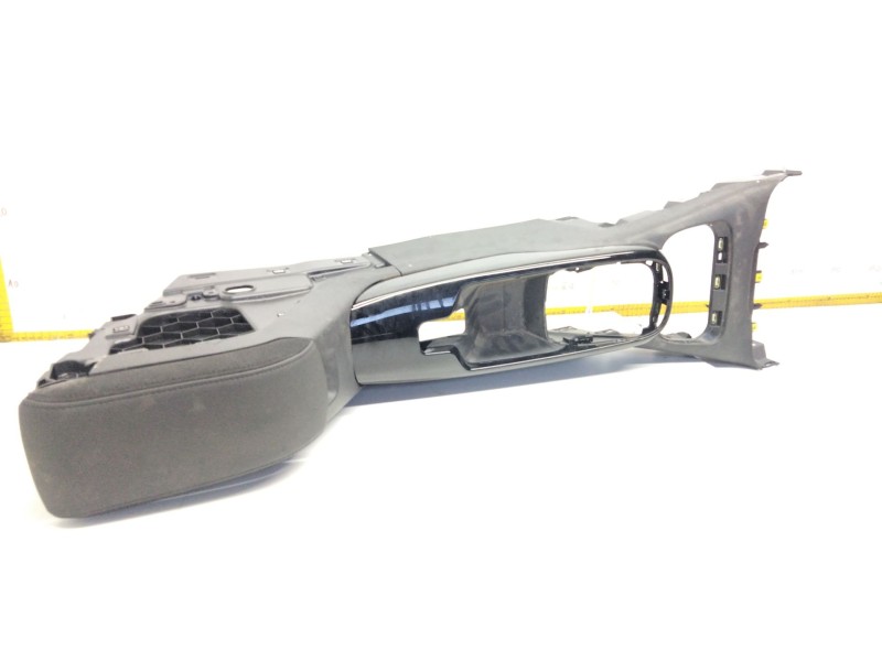 Recambio de reposabrazos para citroën c4 cactus referencia OEM IAM 2018000232755  