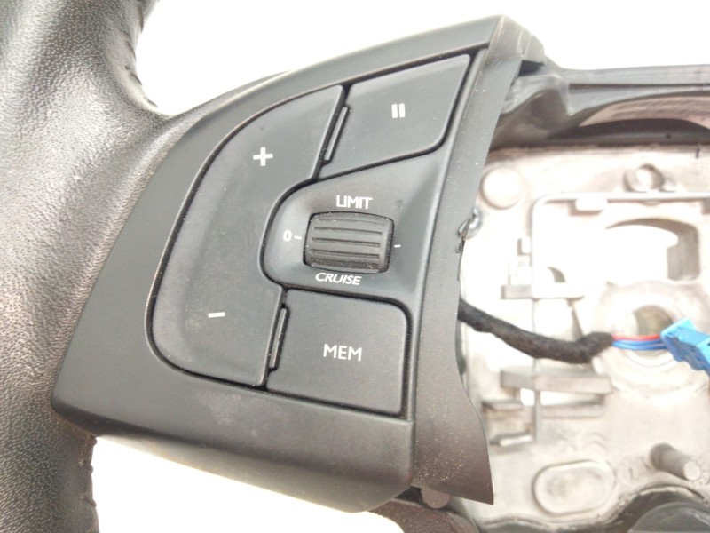 Recambio de volante para citroën c4 cactus referencia OEM IAM 98303131ZD  