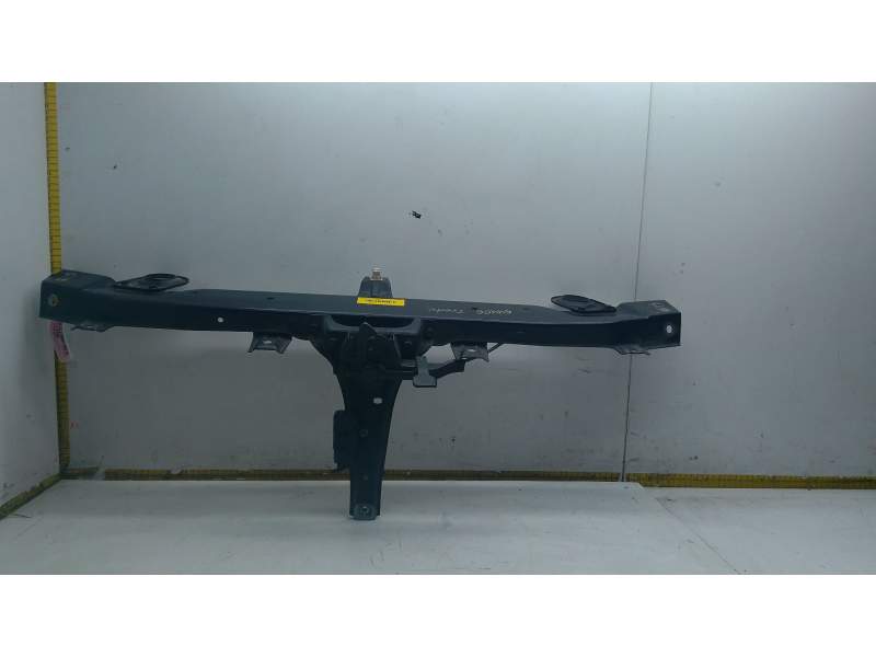 Recambio de travesaño superior para ssangyong actyon i 2.0 xdi referencia OEM IAM 4051008004  