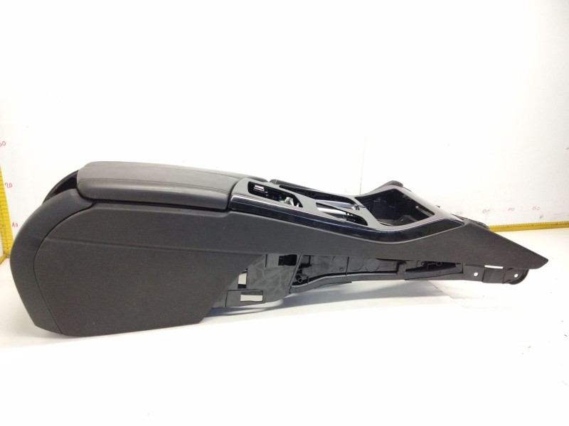 Recambio de reposabrazos para bmw serie 5 lim. (f10) 520d referencia OEM IAM 11242010  