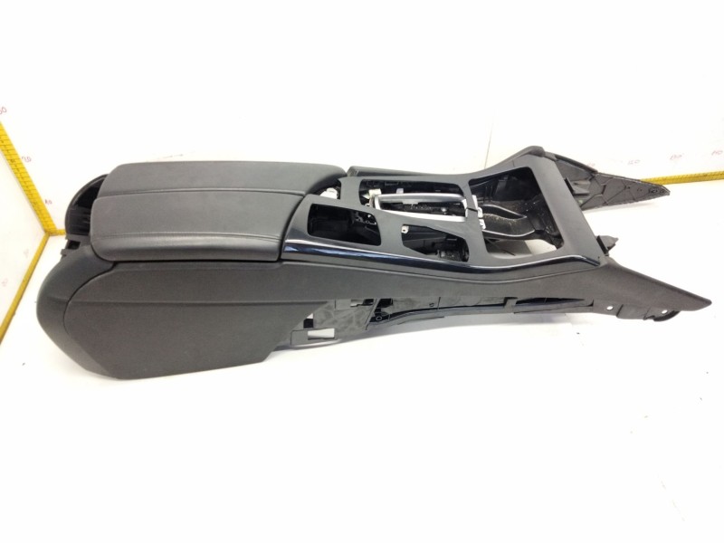 Recambio de reposabrazos para bmw serie 5 lim. (f10) 520d referencia OEM IAM 11242010  