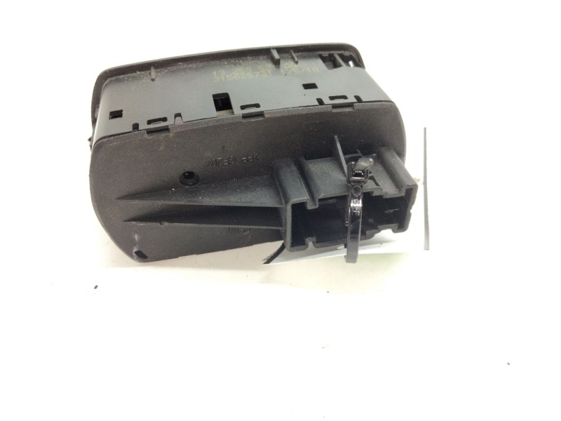 Recambio de mando elevalunas delantero izquierdo para opel corsa d 1.3 16v cdti referencia OEM IAM 13258521AA  