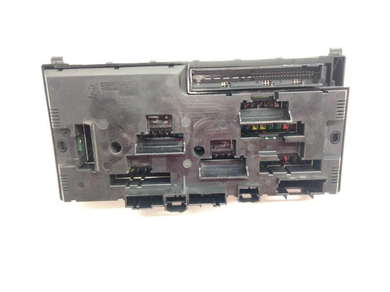 Recambio de caja reles para bmw serie 5 lim. (f10) 520d referencia OEM IAM 925281501  