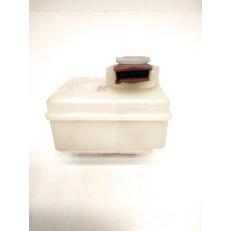 Recambio de deposito bomba freno para nissan patrol gr iv (y60, gr) 3.0 4wd referencia OEM IAM 2676047023 LUCAS 