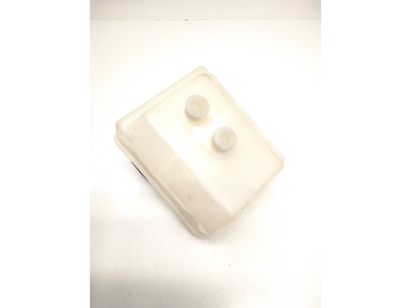 Recambio de deposito bomba freno para nissan patrol gr iv (y60, gr) 3.0 4wd referencia OEM IAM 2676047023 LUCAS 