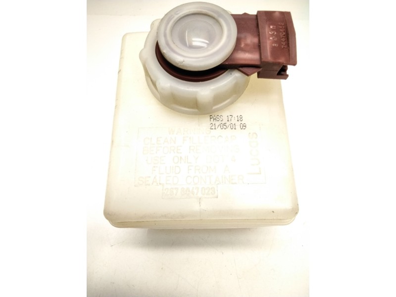 Recambio de deposito bomba freno para nissan patrol gr iv (y60, gr) 3.0 4wd referencia OEM IAM 2676047023 LUCAS 