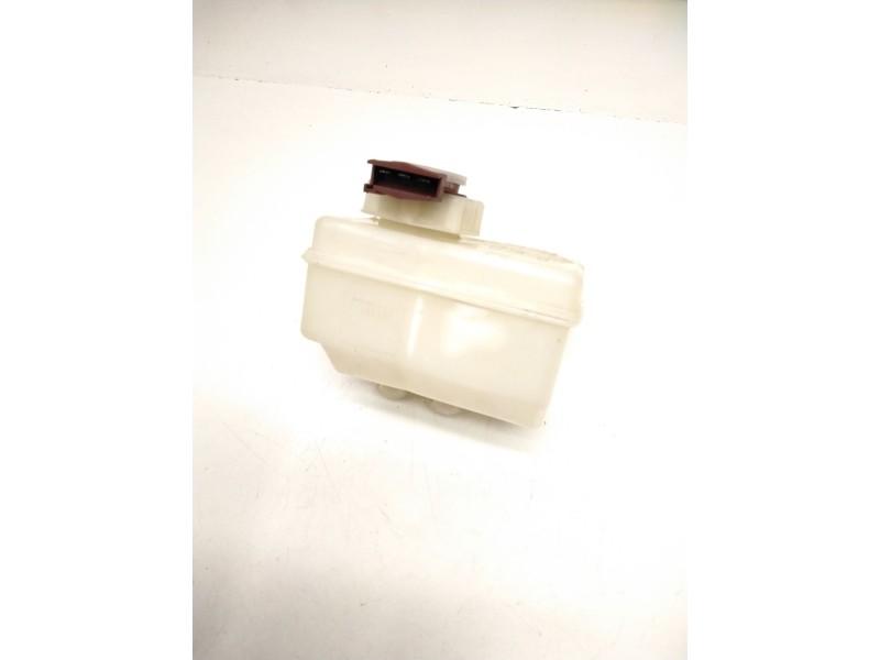 Recambio de deposito bomba freno para nissan patrol gr iv (y60, gr) 4.2 cat referencia OEM IAM 2676047023  