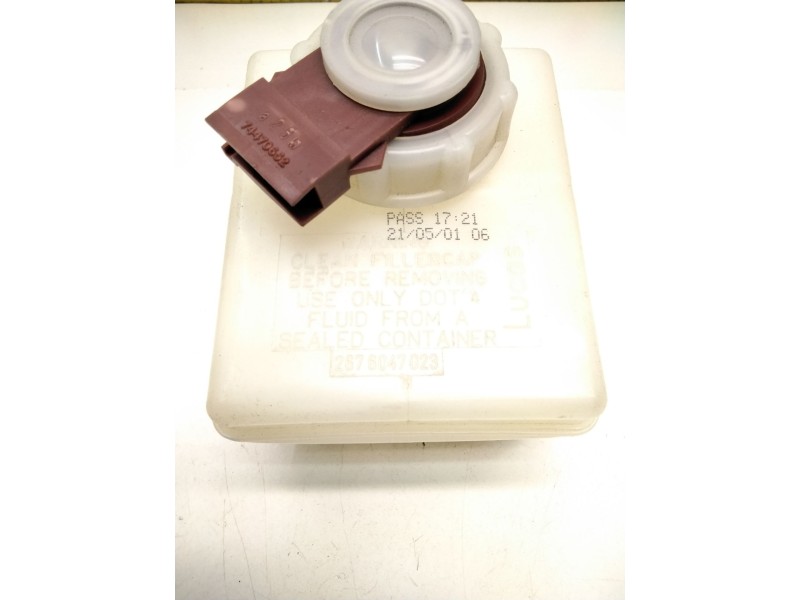 Recambio de deposito bomba freno para nissan patrol gr iv (y60, gr) 4.2 cat referencia OEM IAM 2676047023  