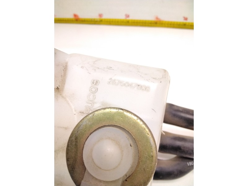 Recambio de deposito bomba freno para nissan vanette cargo furgón (hc 23) 1.6 i referencia OEM IAM 2676047008 LUCAS 