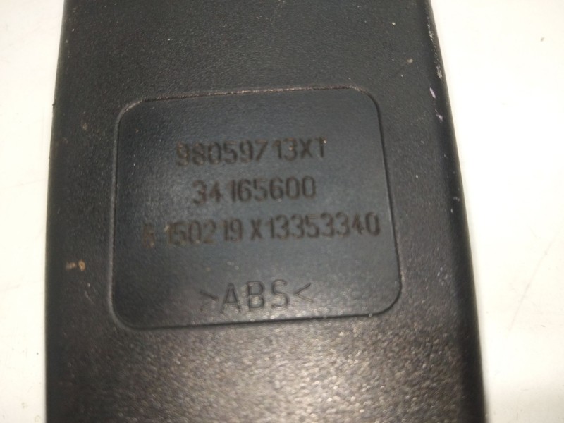 Recambio de enganche cinturon trasero central para citroën c4 cactus referencia OEM IAM 98069713XT  