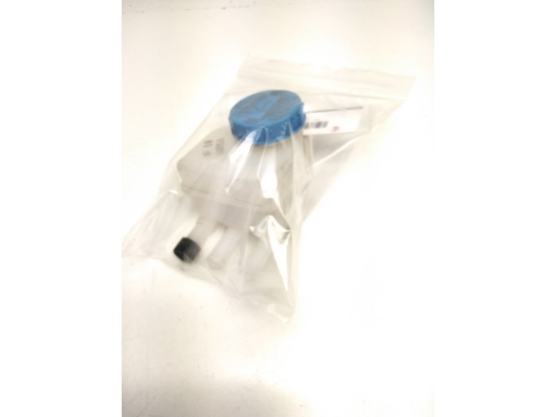 Recambio de deposito bomba freno para nissan serena (c23) 2.3 d referencia OEM IAM 1402A NISSAN W16