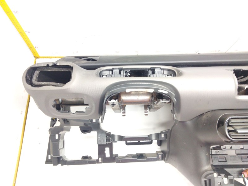 Recambio de salpicadero para citroën c4 cactus referencia OEM IAM   