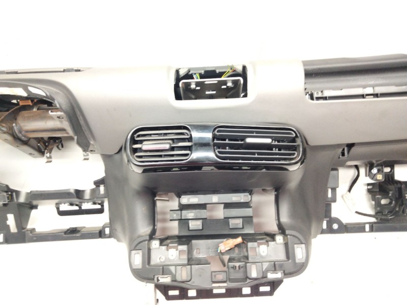 Recambio de salpicadero para citroën c4 cactus referencia OEM IAM   