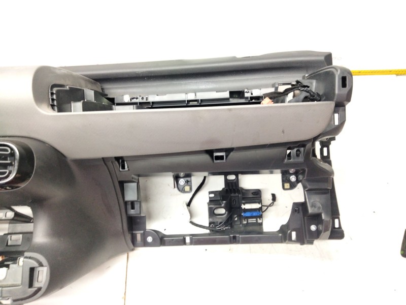 Recambio de salpicadero para citroën c4 cactus referencia OEM IAM   