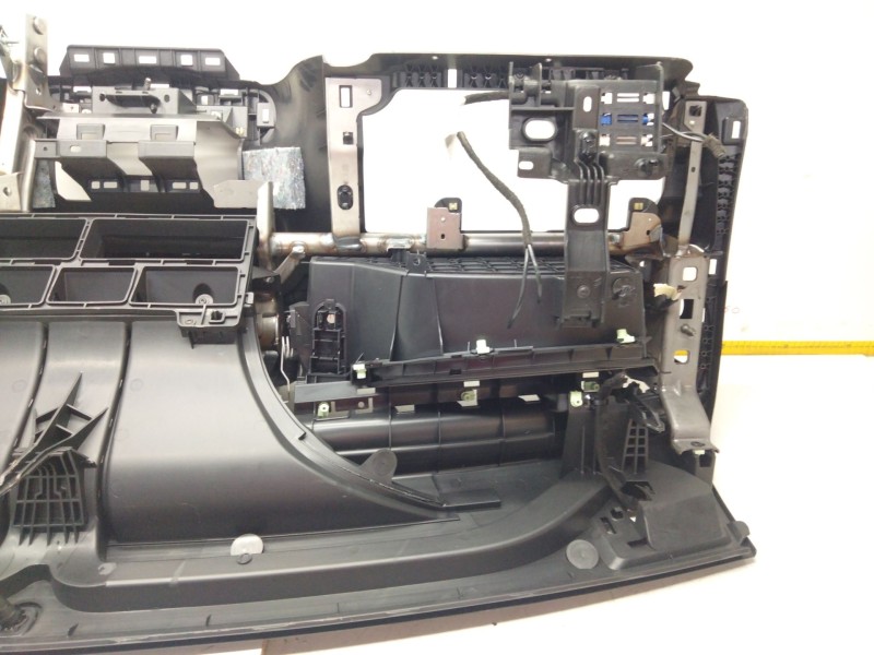 Recambio de salpicadero para citroën c4 cactus referencia OEM IAM   