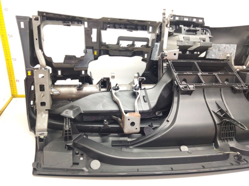 Recambio de salpicadero para citroën c4 cactus referencia OEM IAM   