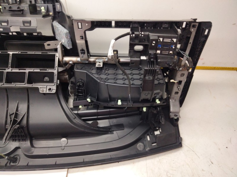 Recambio de salpicadero para citroën c4 cactus referencia OEM IAM   