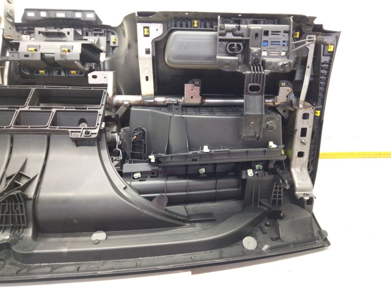 Recambio de salpicadero para citroën c4 cactus feel referencia OEM IAM   