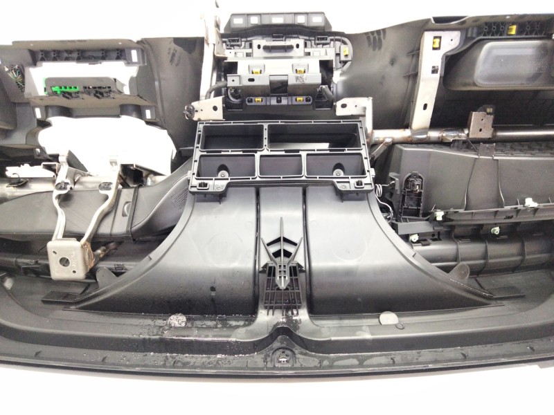 Recambio de salpicadero para citroën c4 cactus feel referencia OEM IAM   