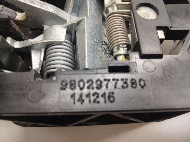 Recambio de soporte maneta exterior delantera izquierda para citroën c4 cactus feel referencia OEM IAM 9802877380  