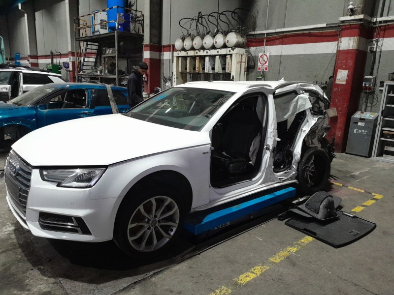 audi a4 berlina (8w2) del año 2017