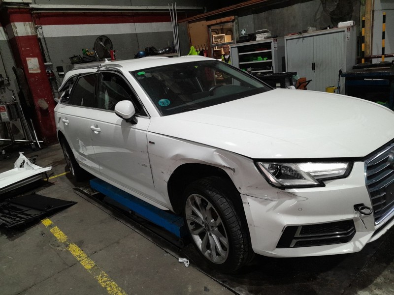 audi a4 berlina (8w2) del año 2017