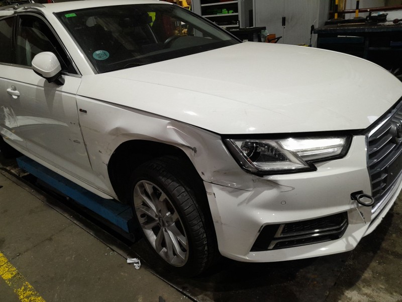 audi a4 berlina (8w2) del año 2017