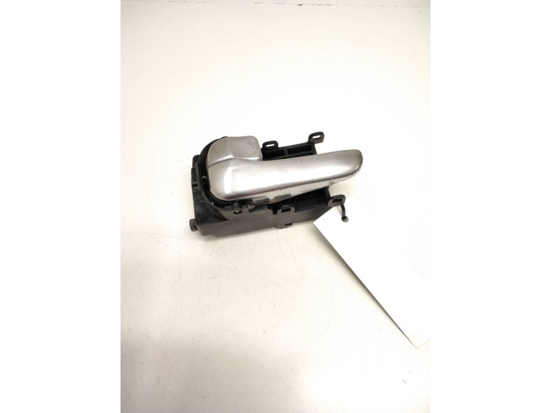 Recambio de maneta interior trasera izquierda para nissan almera ii (n16) 1.8 referencia OEM IAM   