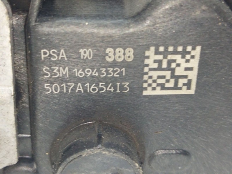 Recambio de cerradura puerta trasera derecha para citroën c4 cactus feel referencia OEM IAM 190388  