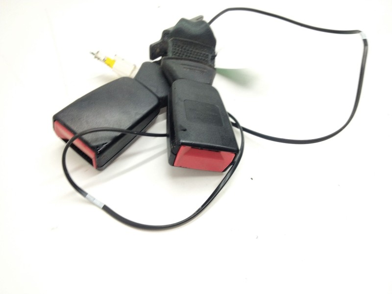 Recambio de enganche cinturon trasero central para citroën c4 cactus feel referencia OEM IAM 98059713XT  