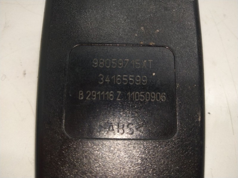 Recambio de enganche cinturon trasero derecho para citroën c4 cactus feel referencia OEM IAM 98059715XT  