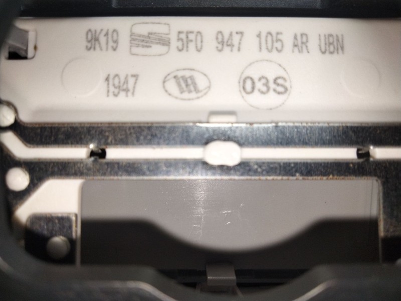 Recambio de luz interior para seat ateca (kh7) referencia OEM IAM 5F0947105AR  
