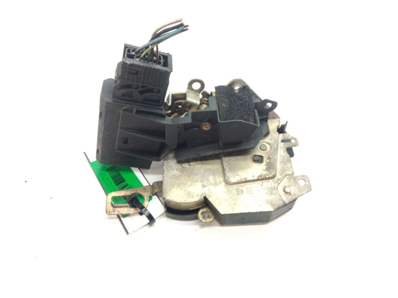 Recambio de cerradura puerta delantera derecha para bmw serie 3 berlina (e36) 318i referencia OEM IAM 8122418  