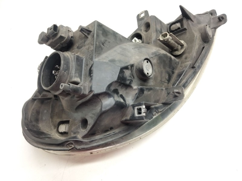 Recambio de faro izquierdo para renault trafic iii autobús (jg_) 1.6 dci 140 (jgma) referencia OEM IAM 8200701354  