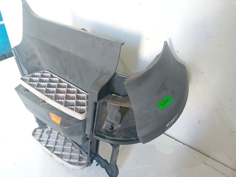 Recambio de estribo de cabina derecho para scania r480 referencia OEM IAM   