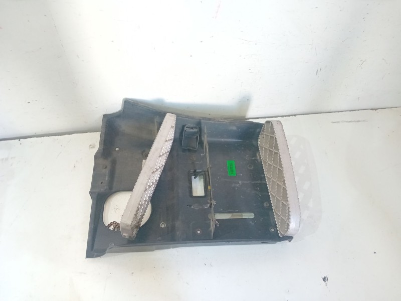 Recambio de estribo de cabina izquierdo para scania r480 referencia OEM IAM   