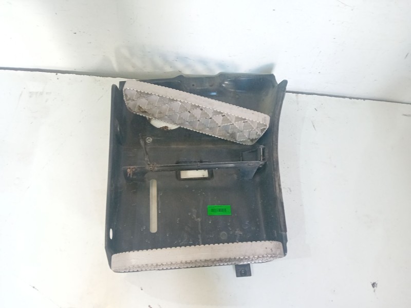 Recambio de estribo de cabina izquierdo para scania r480 referencia OEM IAM   