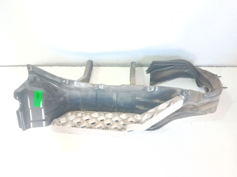 Recambio de estribo de cabina izquierdo para scania r480 referencia OEM IAM   